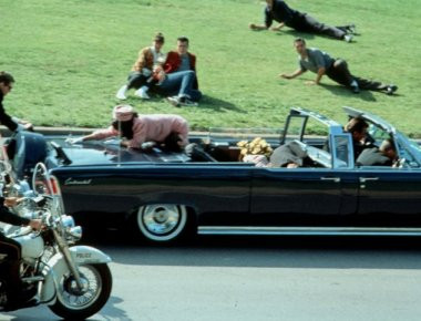 Ντόναλντ Τραμπ: «Δίνω στη δημοσιότητα ΟΛΟΥΣ τους φακέλους της υπόθεσης JFK»